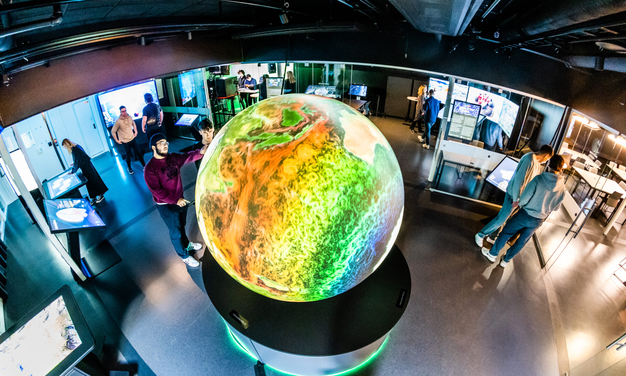 Norrköping Visualiseringscenter, inside, a picture of a globe